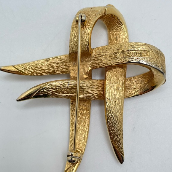 Boucher Brooch - Picture 2 of 5